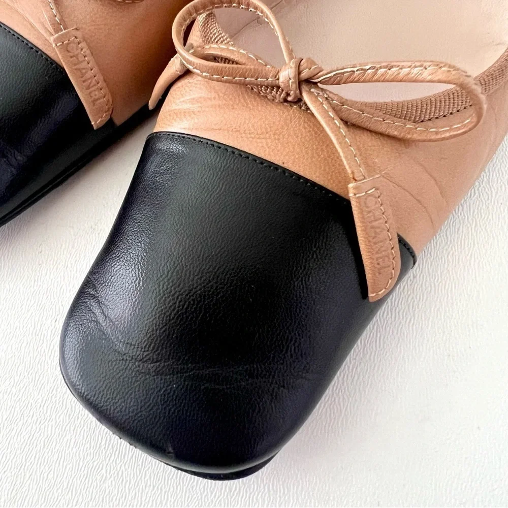CHANEL | Vintage Beige & Black Leather Cap Toe Square Pumps Bow Logo EU 37.5
